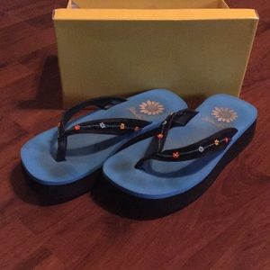 Pair of turquoise flips with a wedge!!